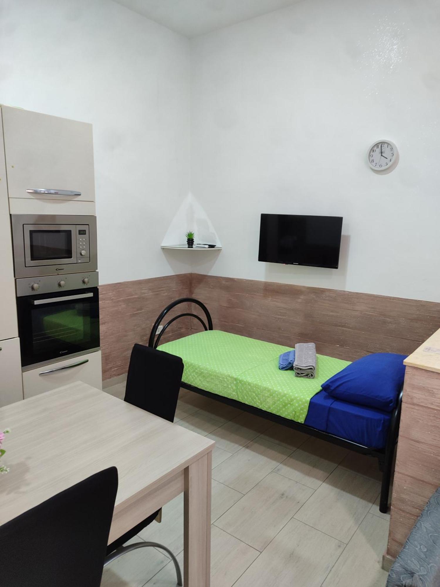 Al Civico 13 Apartment Foggia Bagian luar foto